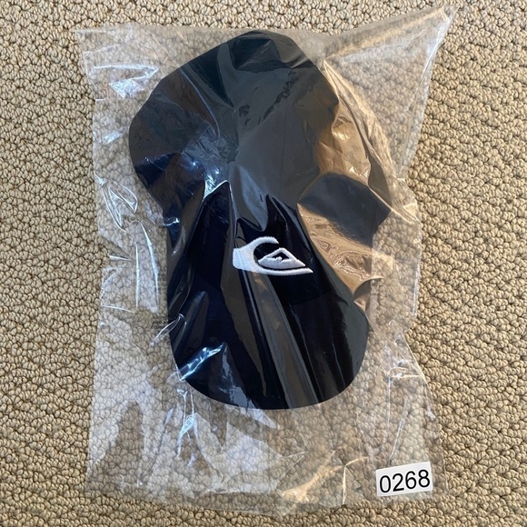 QUIKSILVER Black Surf Hat w/ White Logo Adjustable Cap - Picture 6 of 6